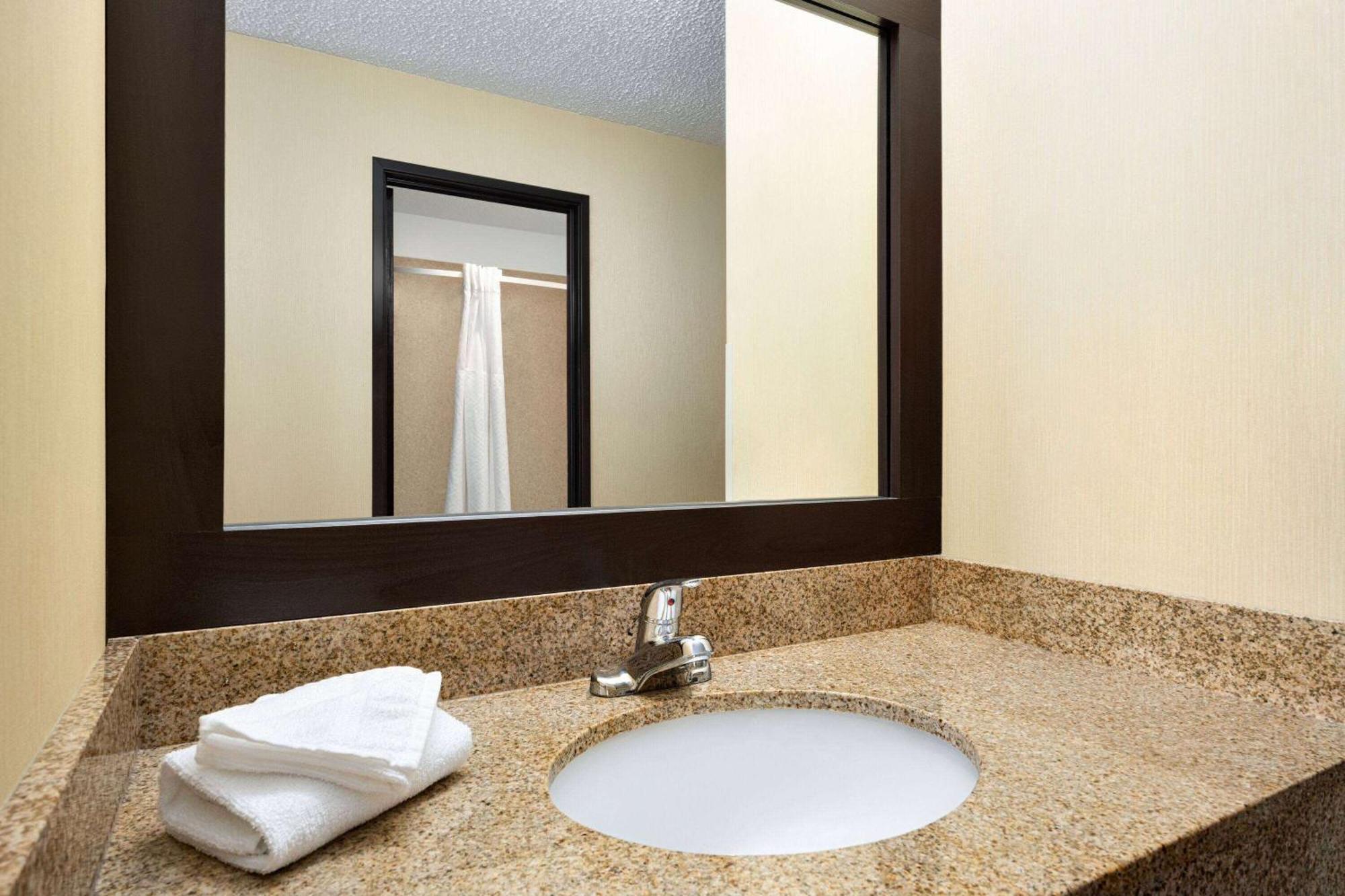 Days Inn By Wyndham קרבונדייל מראה חיצוני תמונה